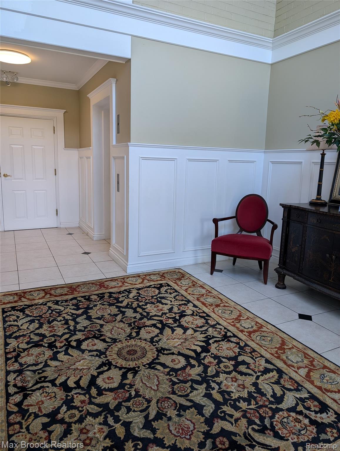 444 Chester Street S Unit: 413