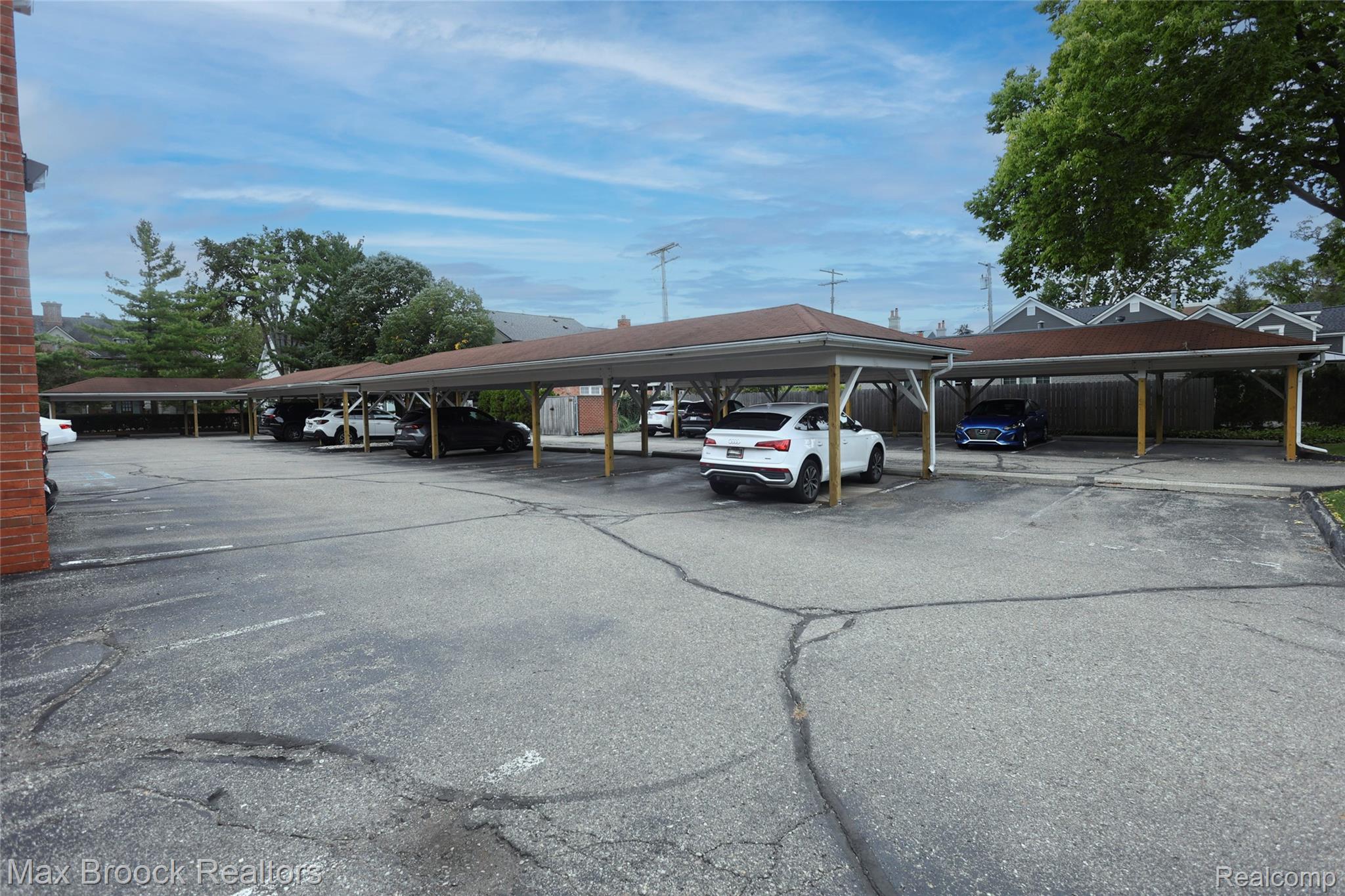 444 Chester Street S Unit: 413