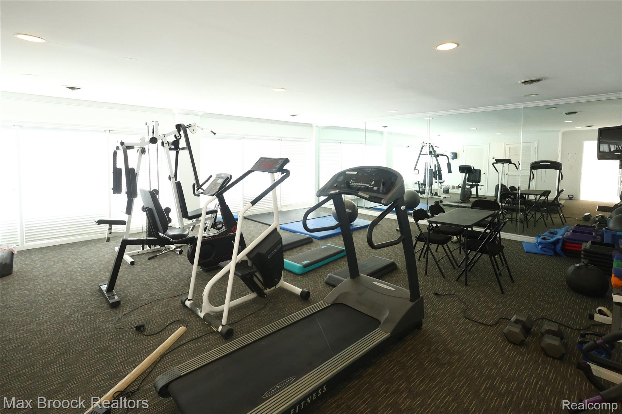 444 Chester Street S Unit: 413
