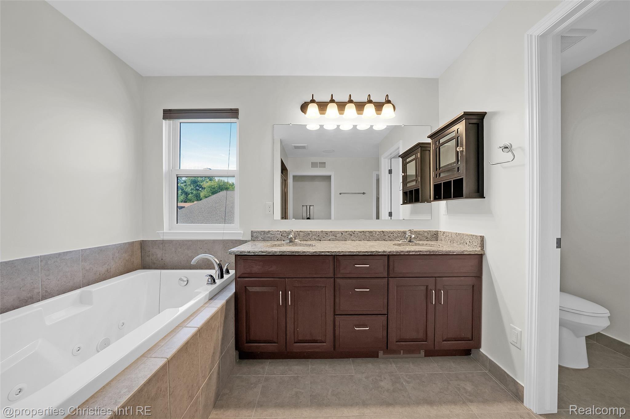 3938 Somerset Circle