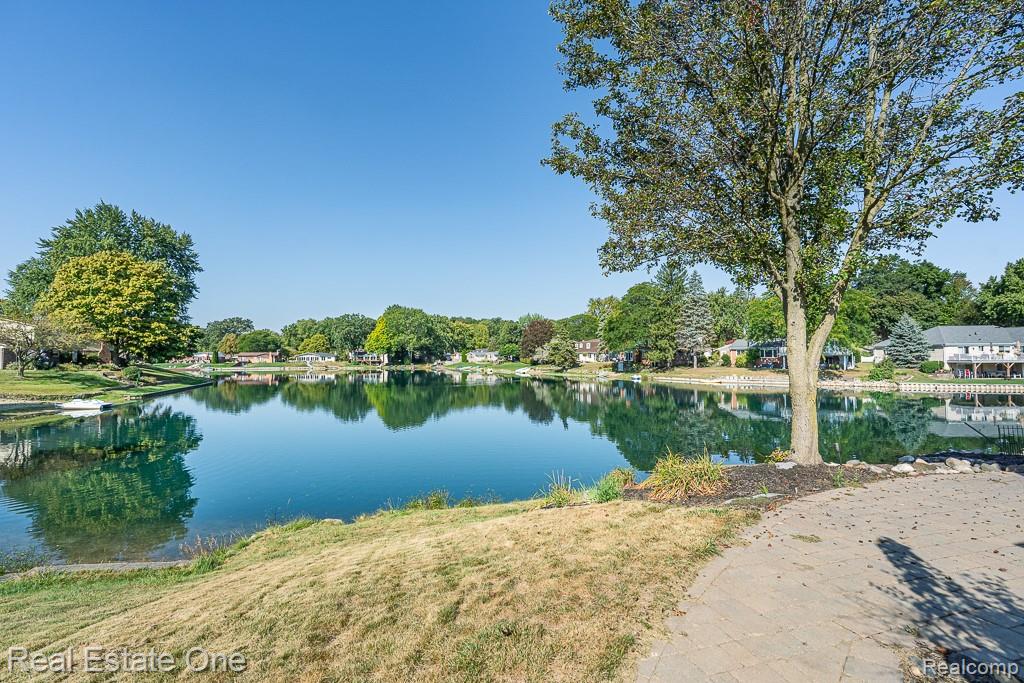 6621 Northpoint Drive