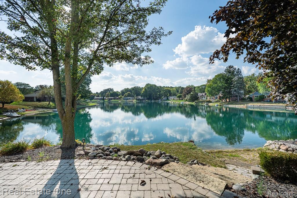 6621 Northpoint Drive