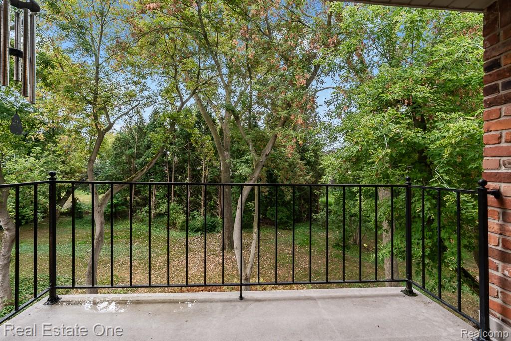 1665 Huntington Park Unit: E