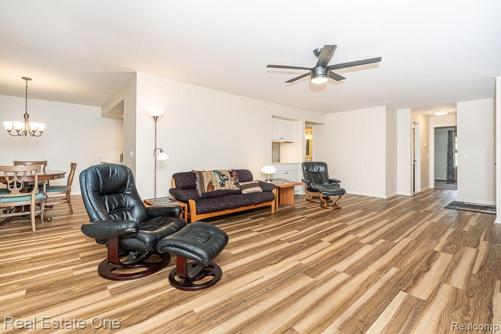 1665 Huntington Park Unit: E