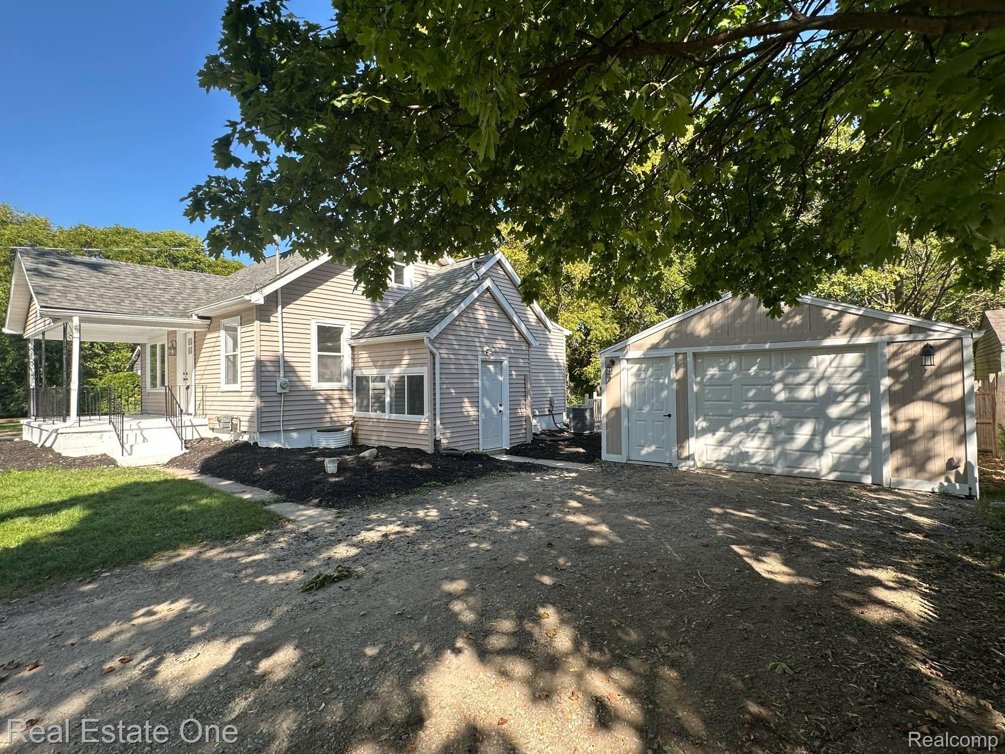 6089 Lapeer Road