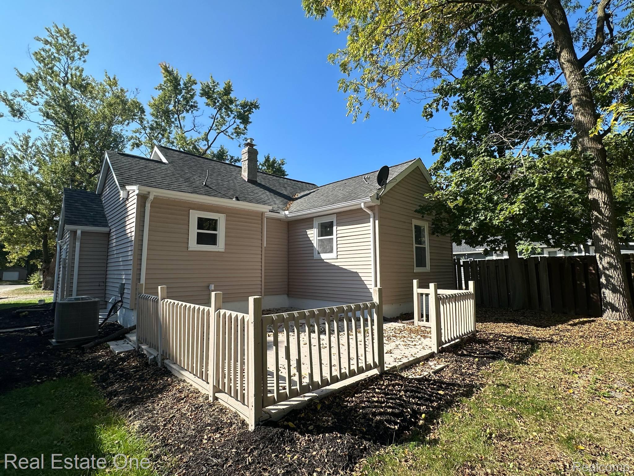 6089 Lapeer Road
