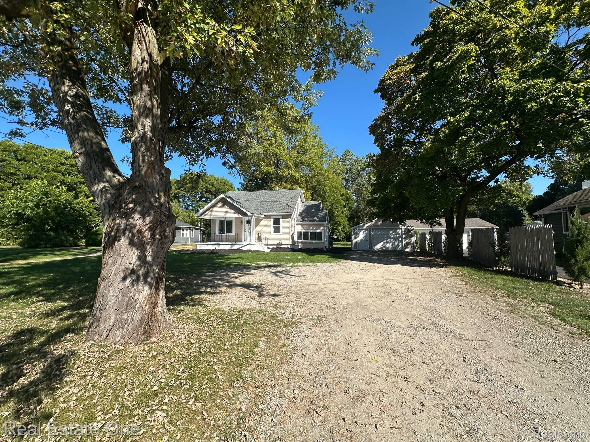 6089 Lapeer Road