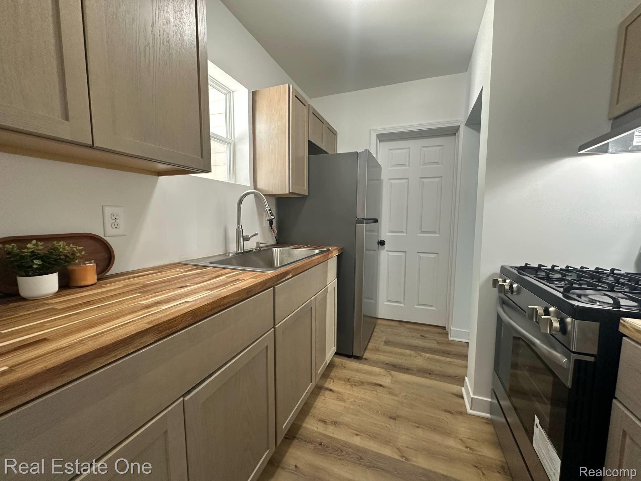 6089 Lapeer Road