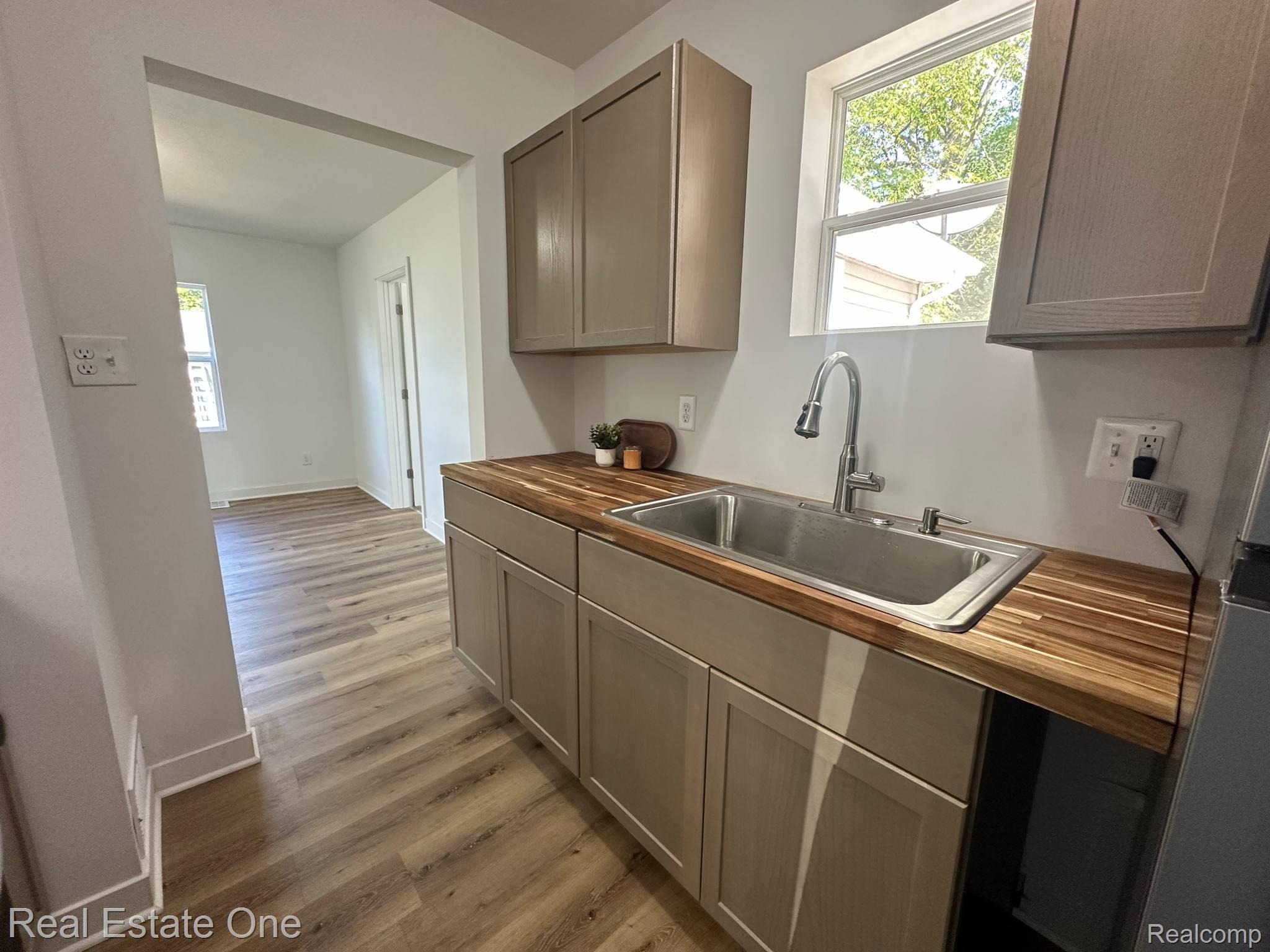 6089 Lapeer Road