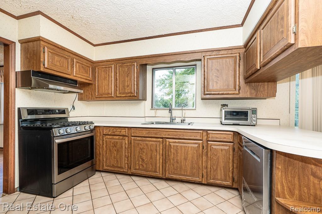 2995 Hadden Road