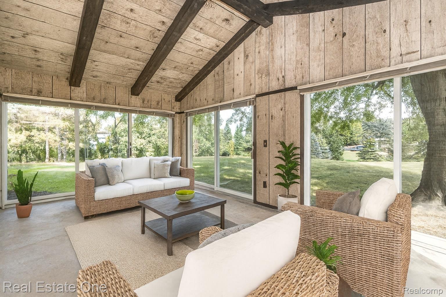 2995 Hadden Road