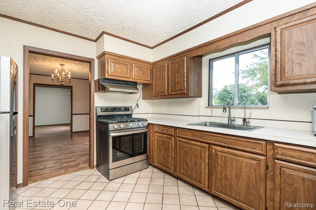 2995 Hadden Road