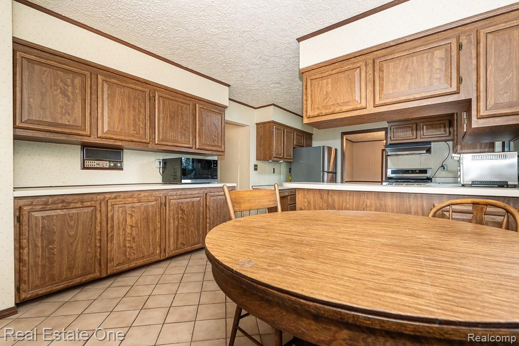 2995 Hadden Road
