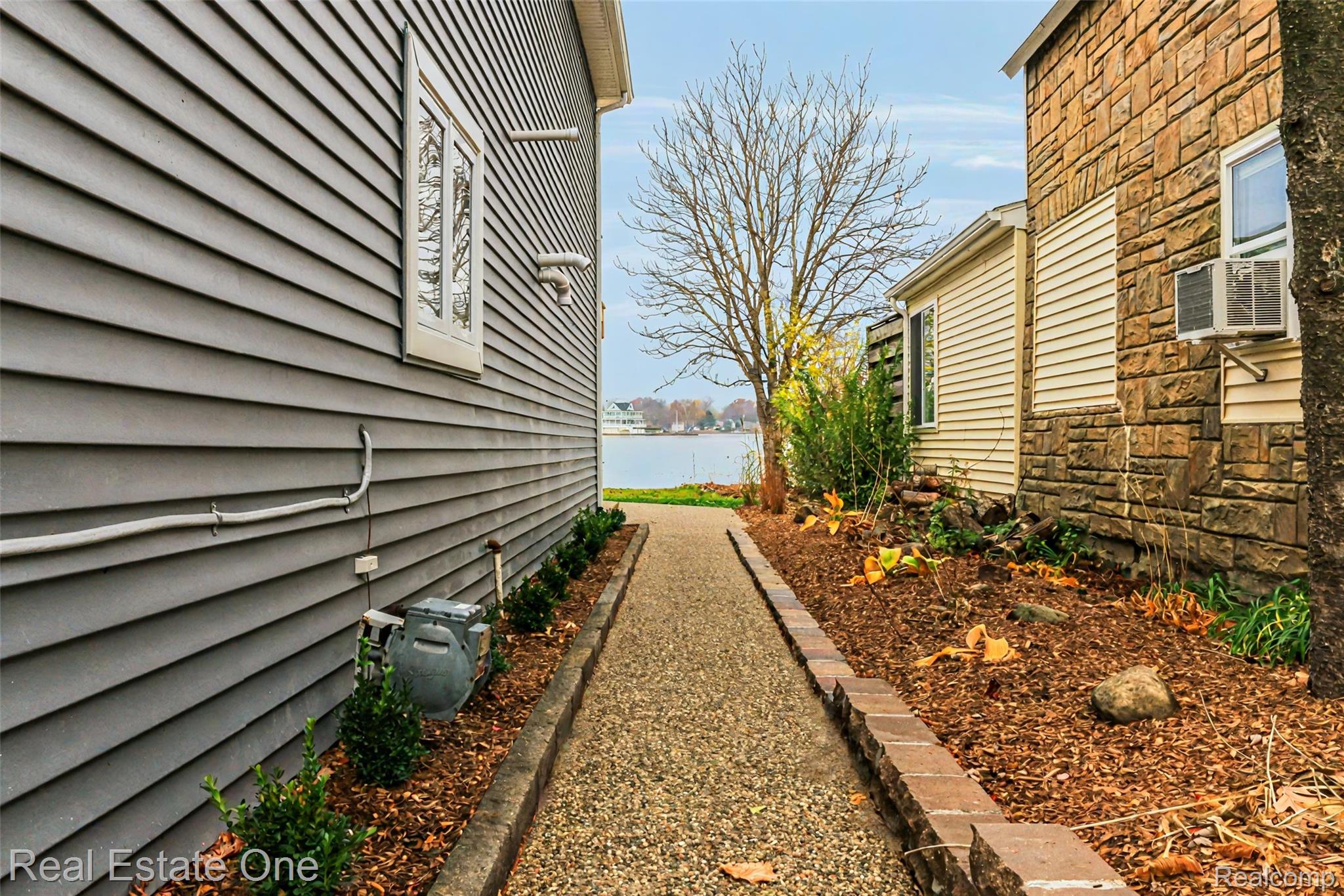 121 N North Shore Drive