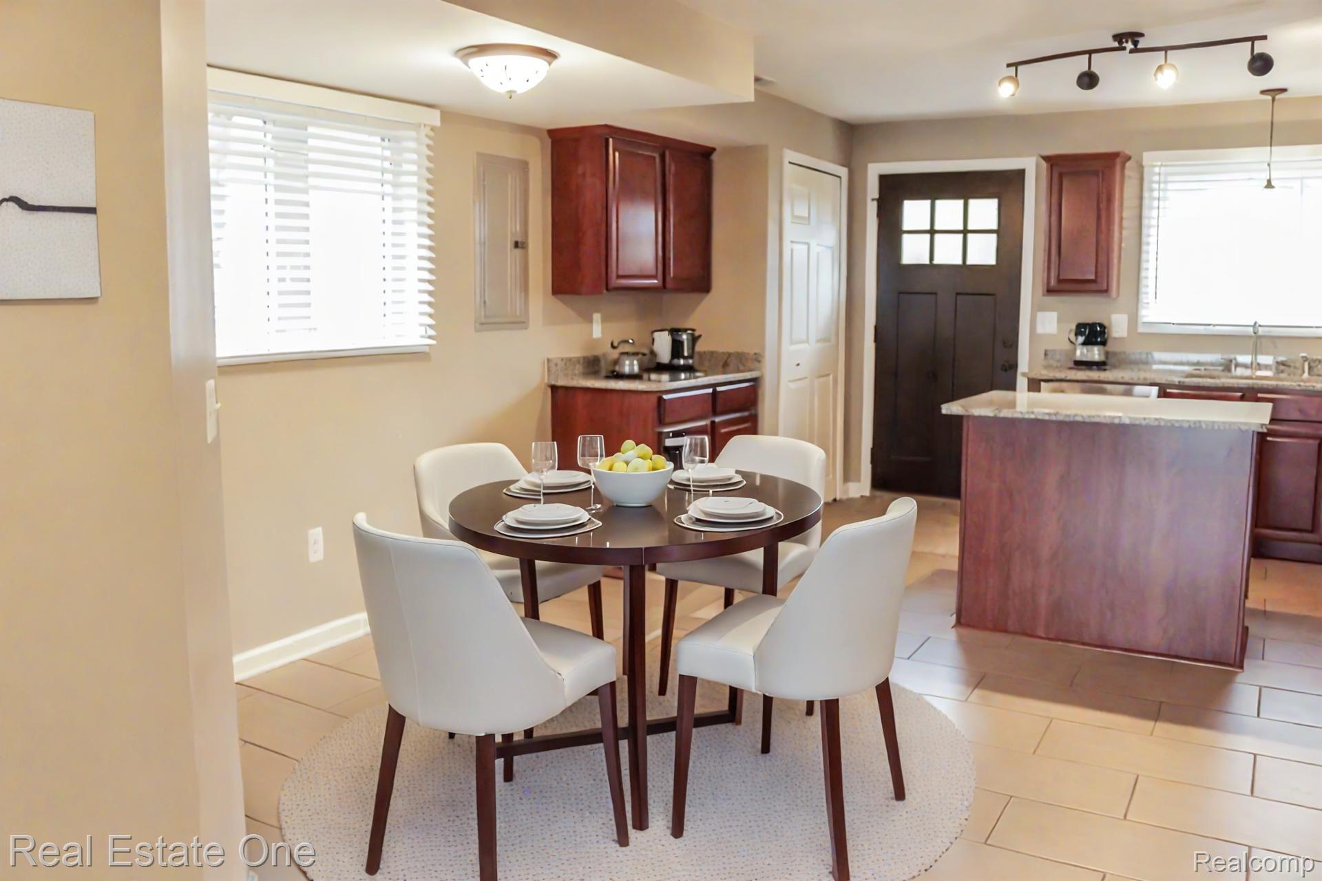 121 N North Shore Drive