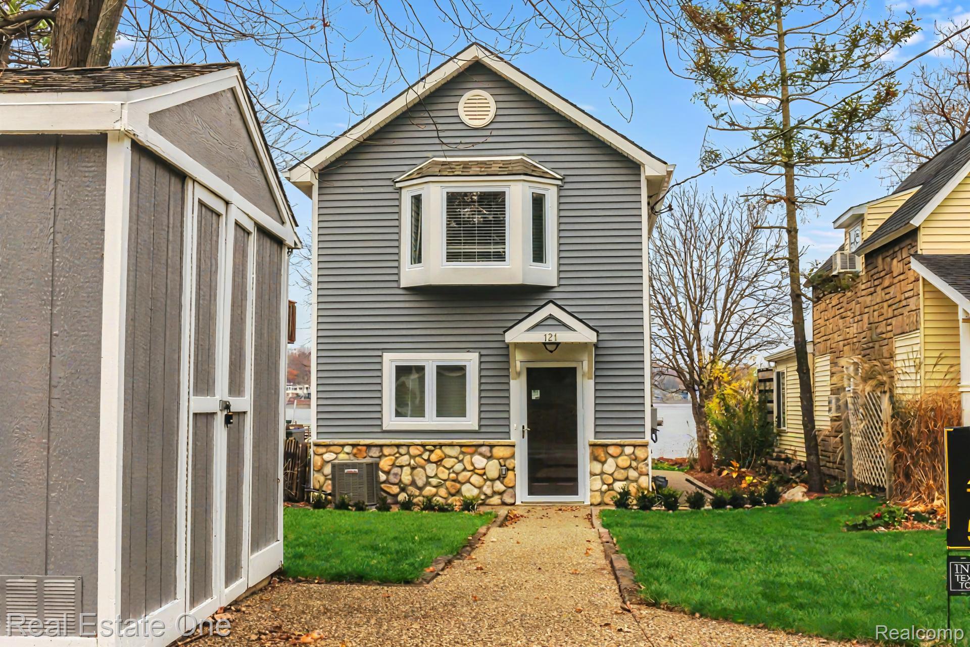 121 N North Shore Drive