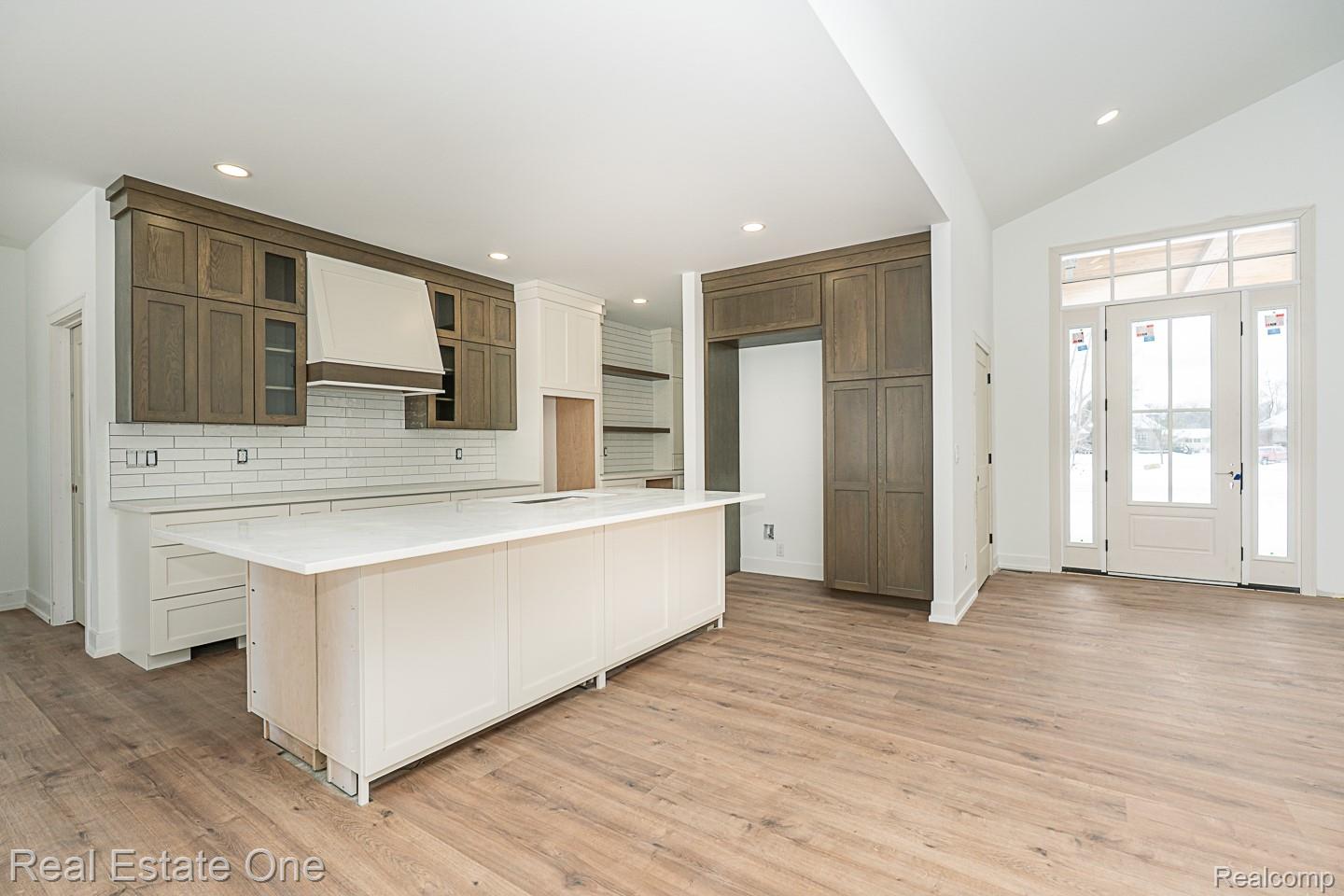 1904 SANDY SHORES Drive