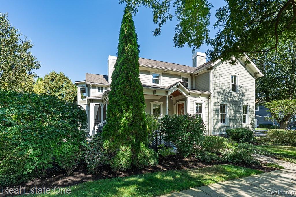 402 W 4th Street