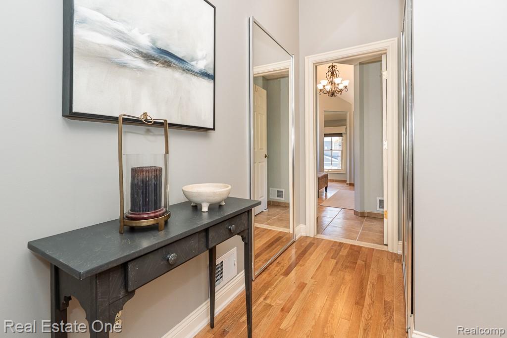 402 W 4th Street