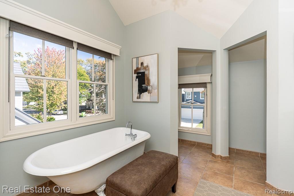 402 W 4th Street