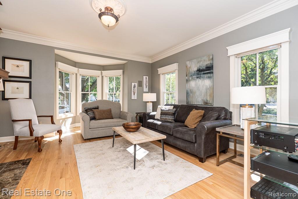402 W 4th Street