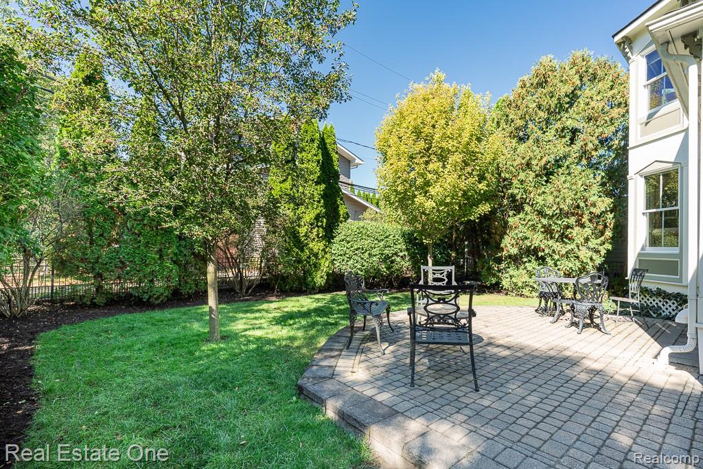 402 W 4th Street