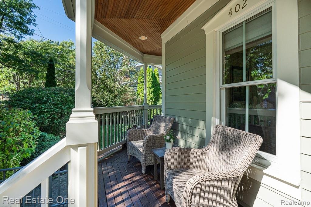 402 W 4th Street