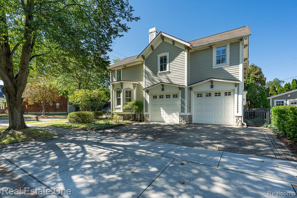 402 W 4th Street