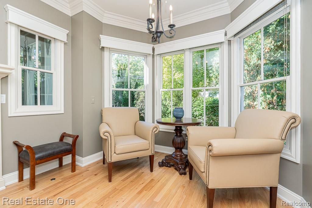402 W 4th Street