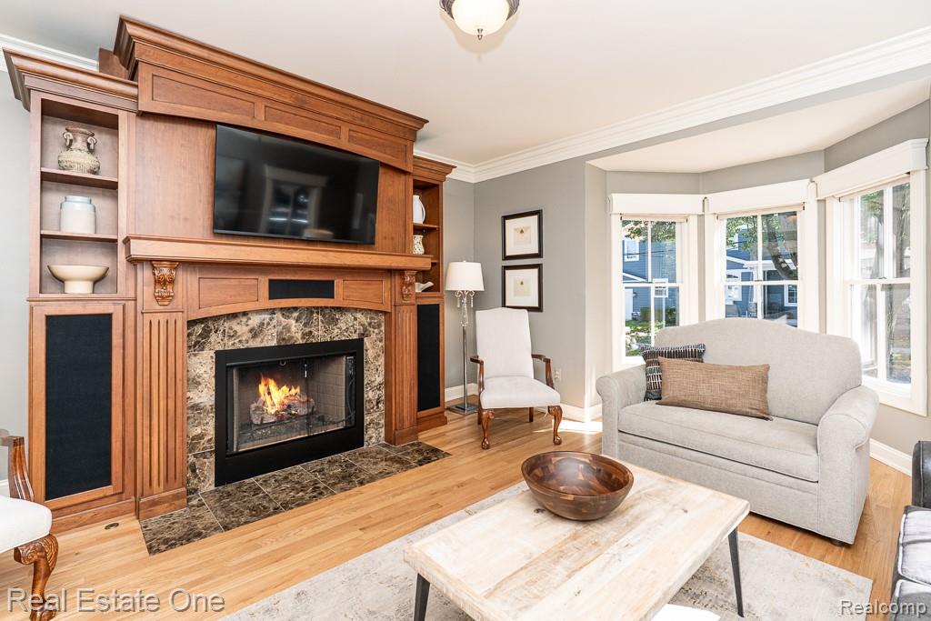 402 W 4th Street