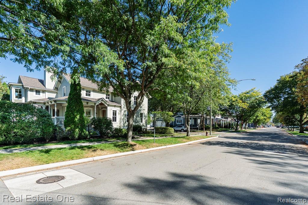 402 W 4th Street