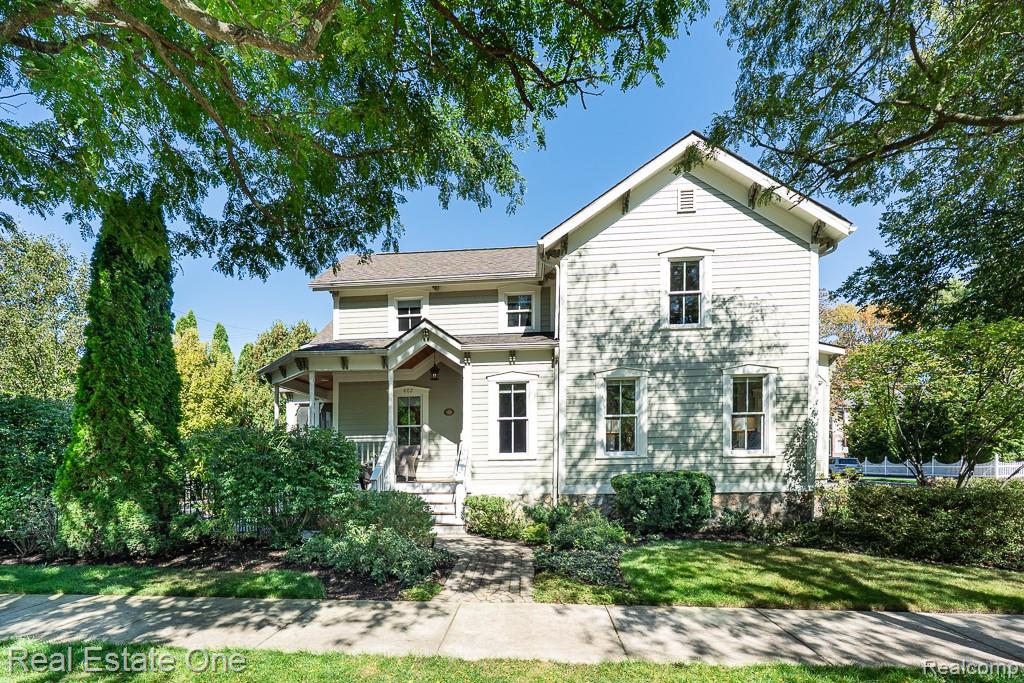 402 W 4th Street