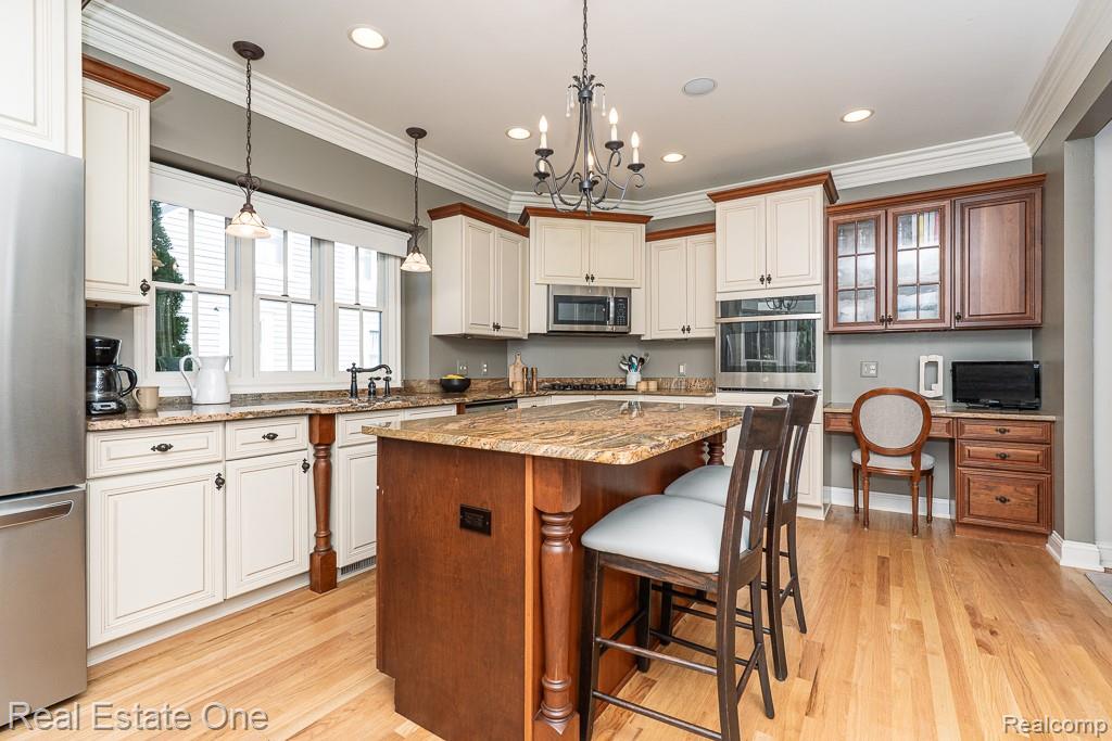 402 W 4th Street