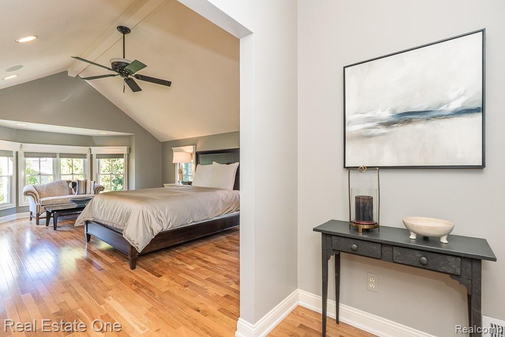 402 W 4th Street