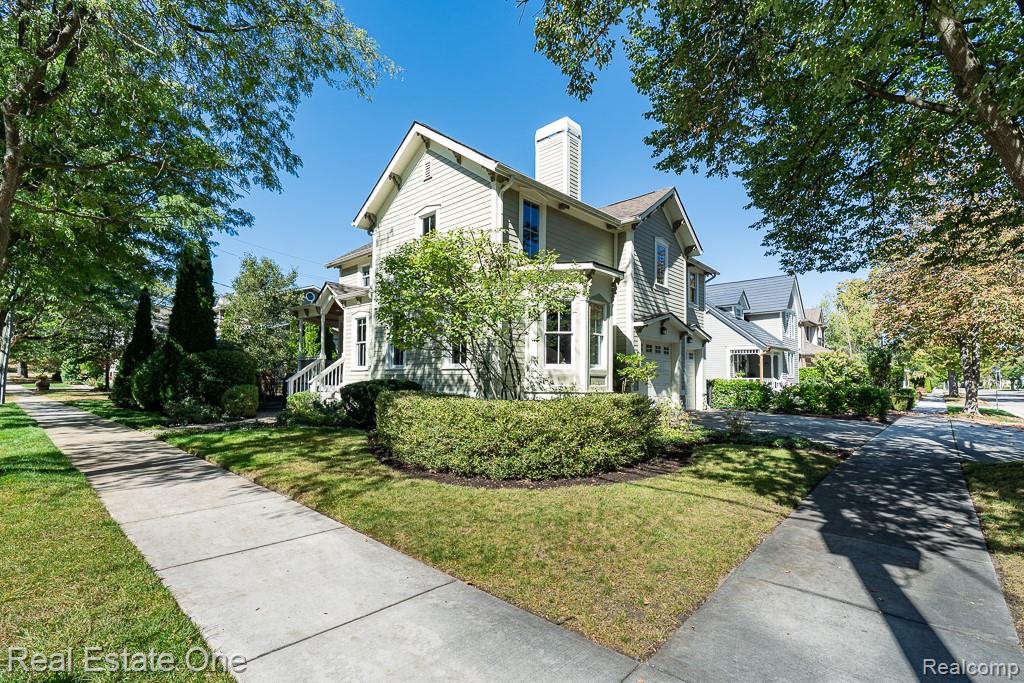 402 W 4th Street
