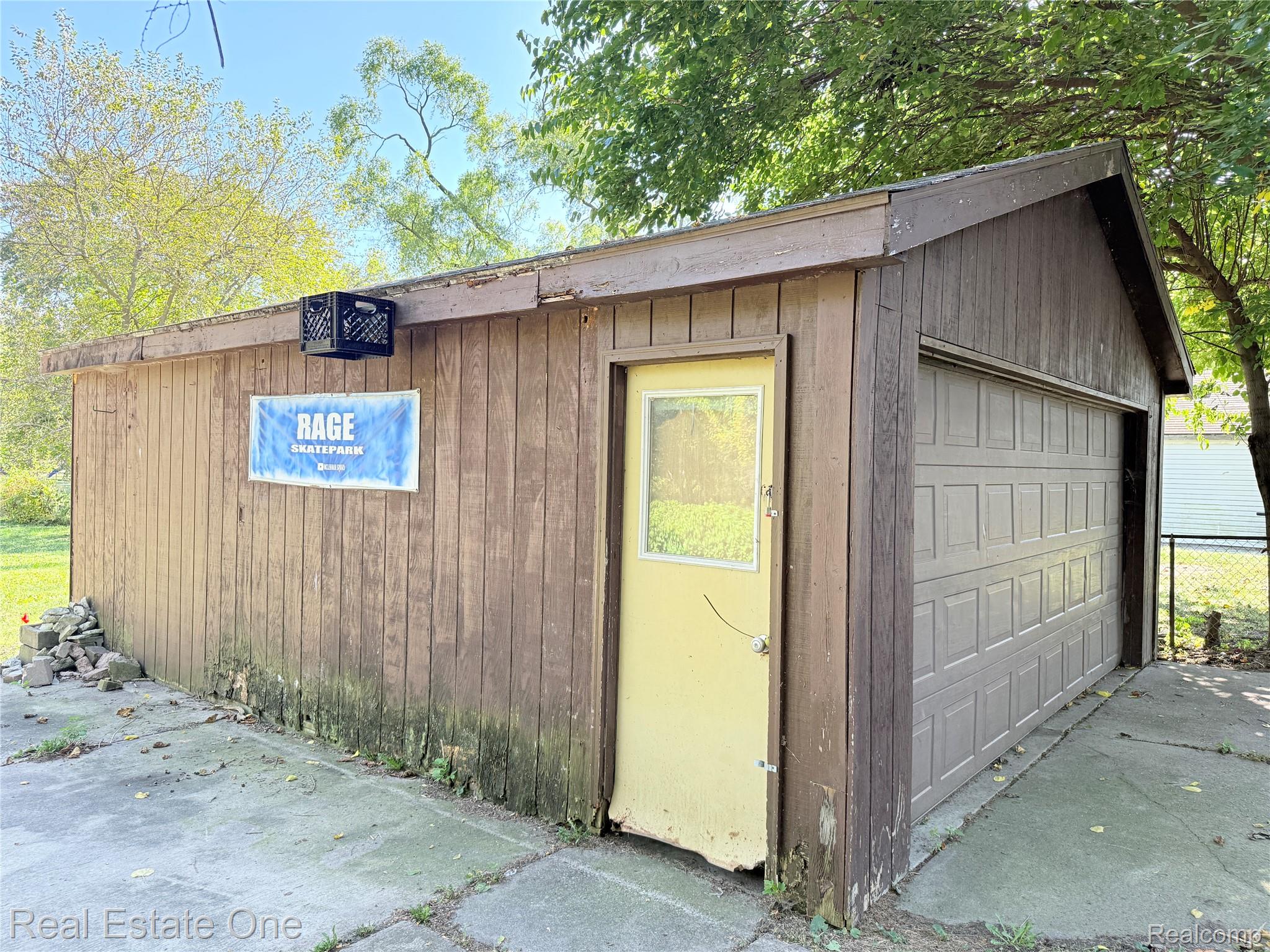 21044 Sunset Avenue