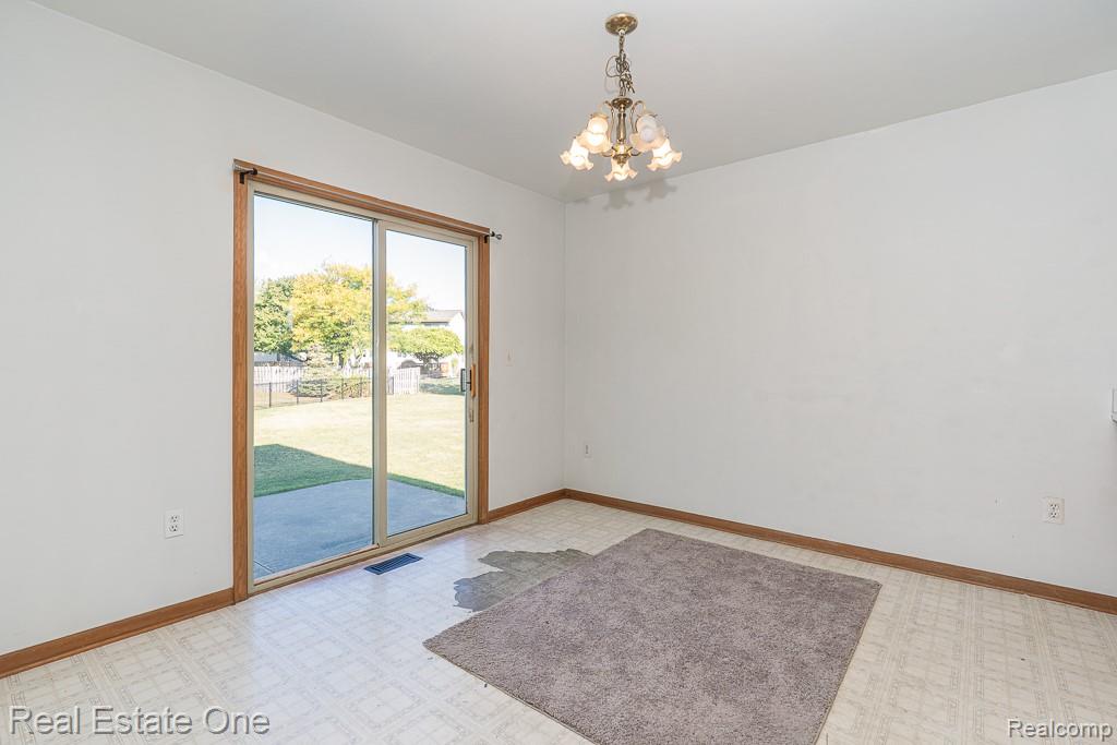 48749 Smokey Glen Court
