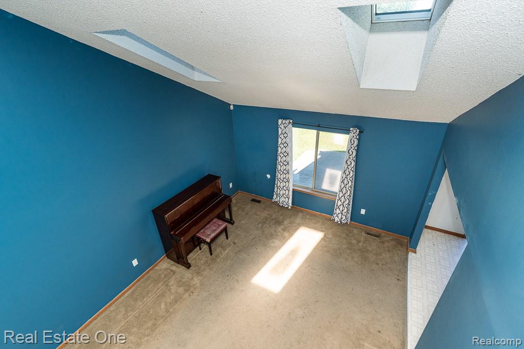 48749 Smokey Glen Court