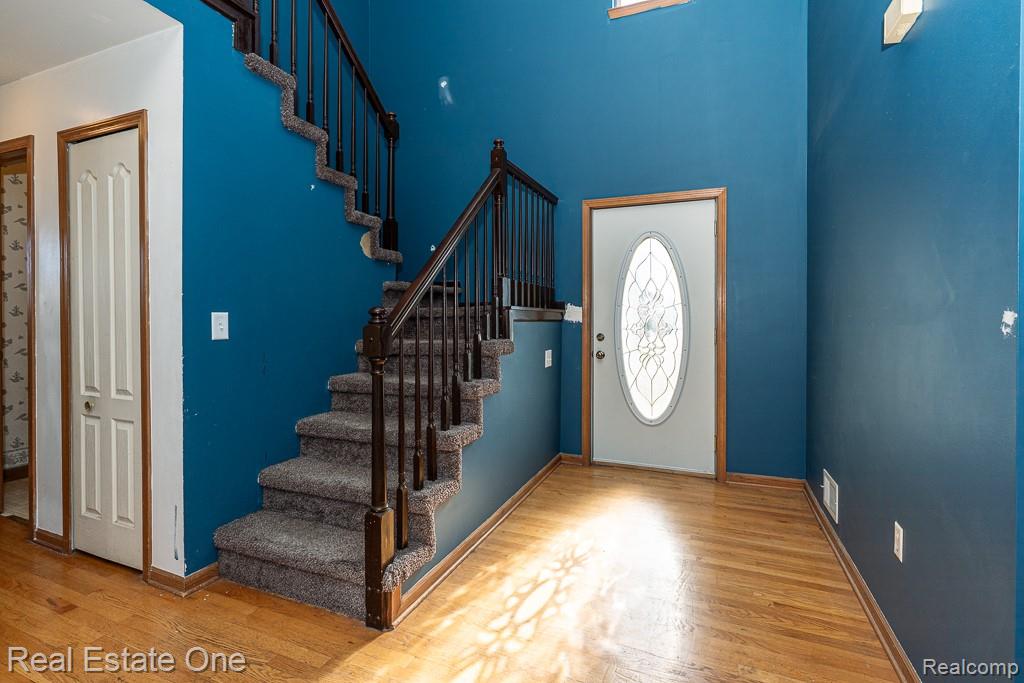 48749 Smokey Glen Court