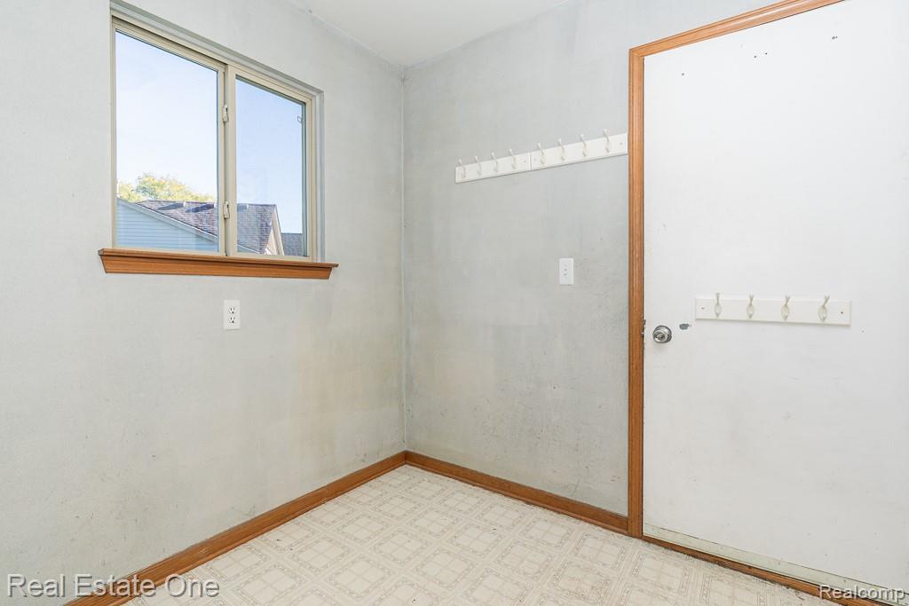 48749 Smokey Glen Court