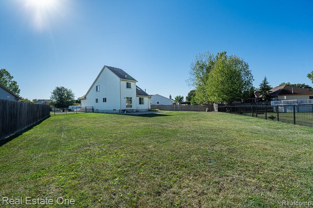 48749 Smokey Glen Court