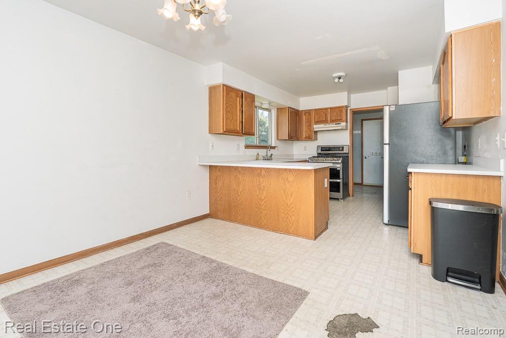 48749 Smokey Glen Court