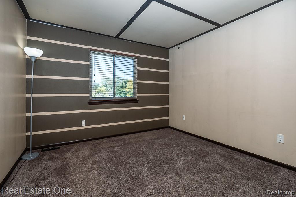 48749 Smokey Glen Court