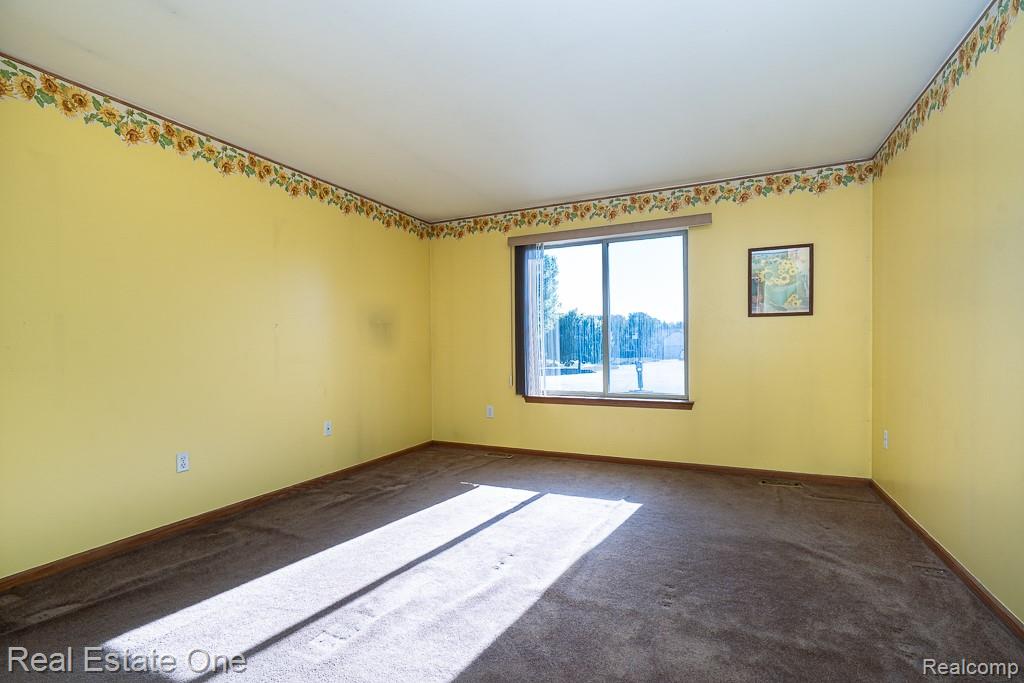 48749 Smokey Glen Court