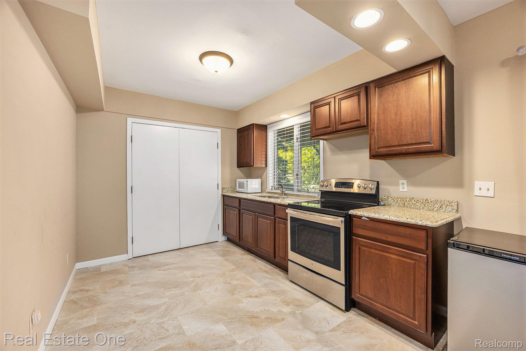 1083 N Livernois Road