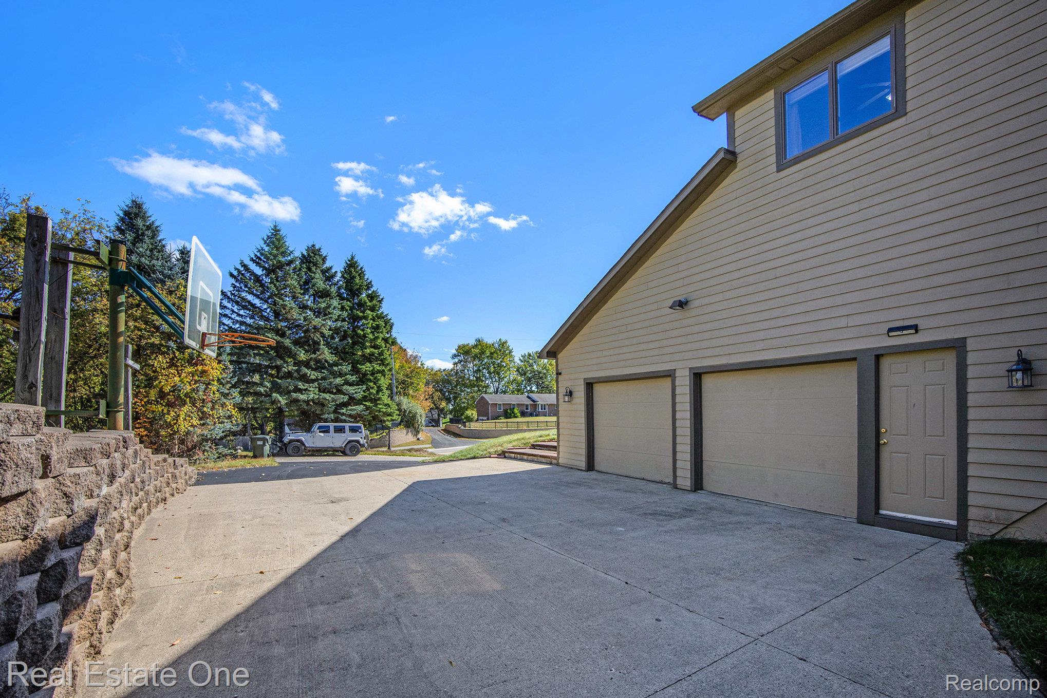 1083 N Livernois Road