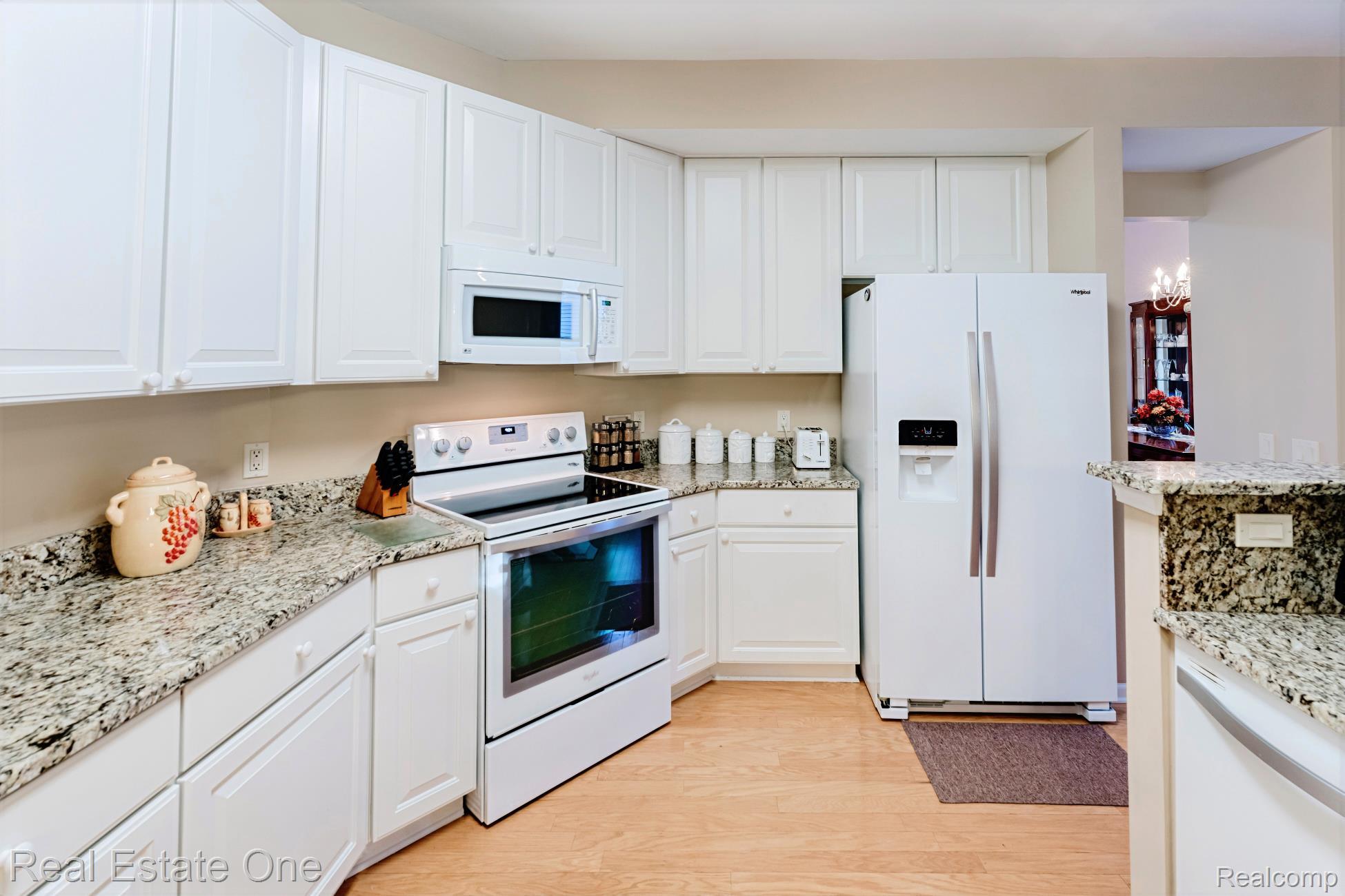 3890 Hillsdale Drive