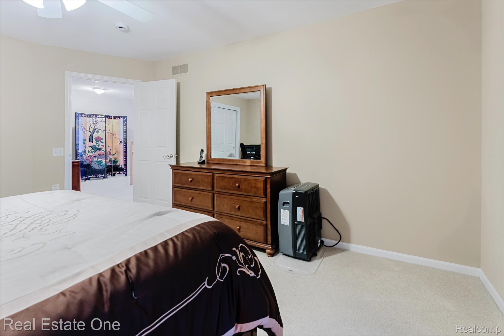 3890 Hillsdale Drive