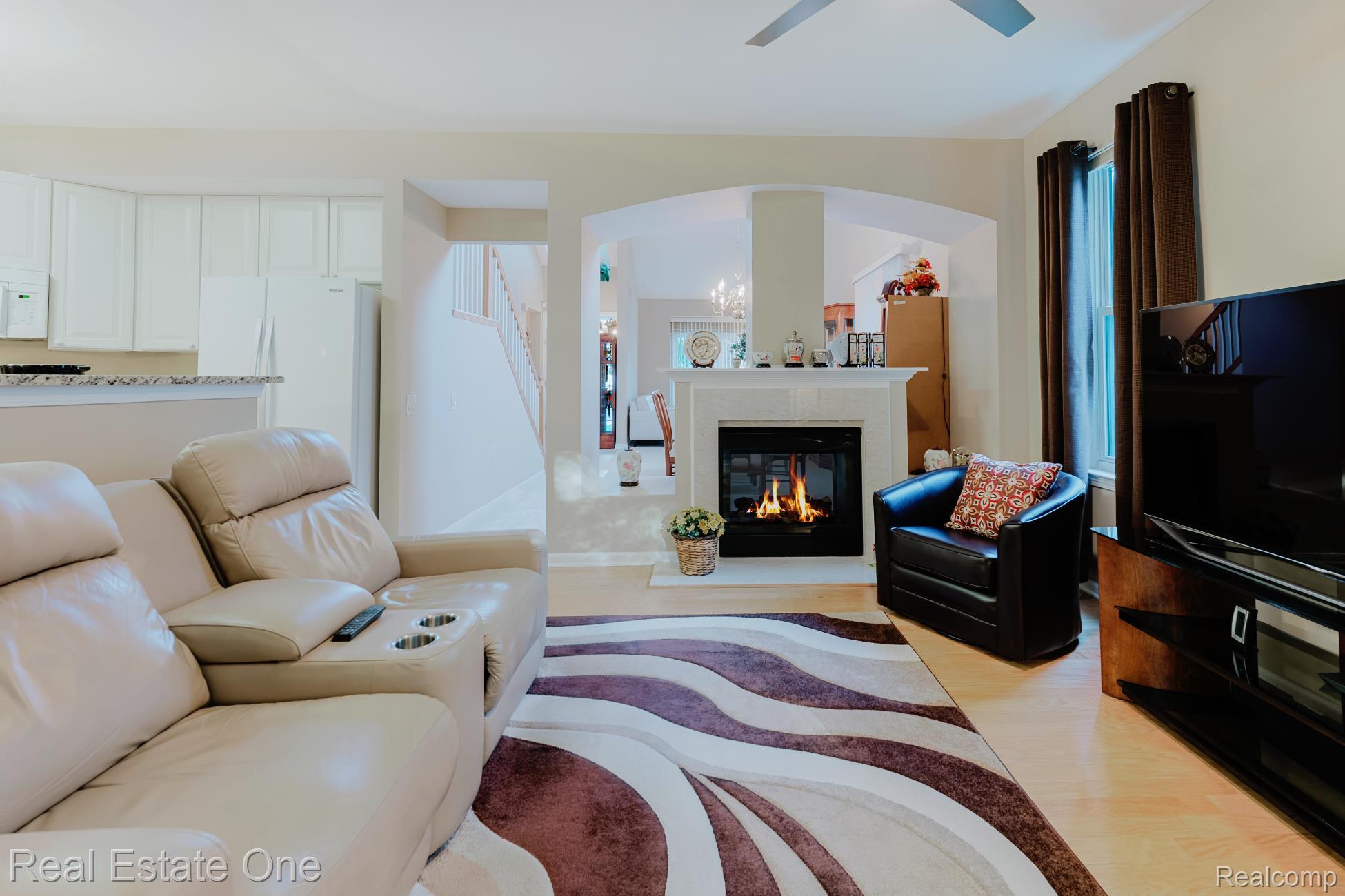 3890 Hillsdale Drive
