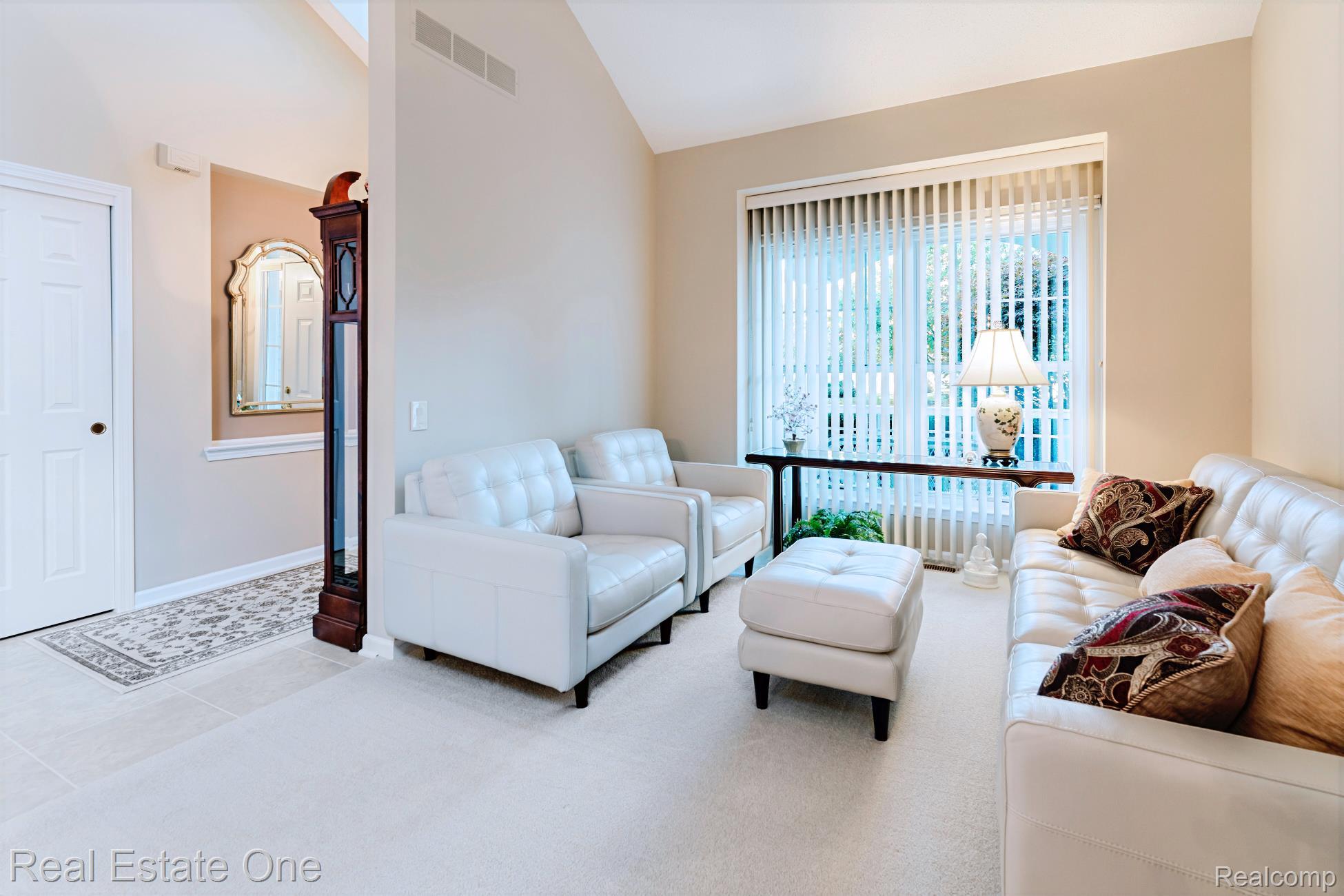 3890 Hillsdale Drive